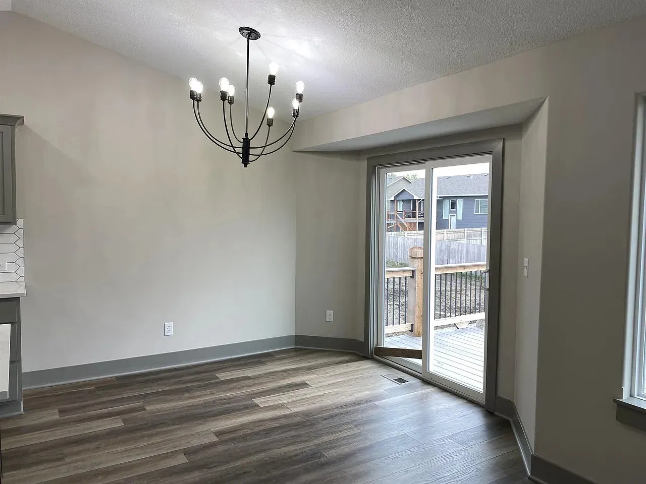 4 bed, 2256 sqft, $2,650 — Photo 3