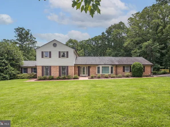 3809 Russell Rd, Woodbridge, VA 22192