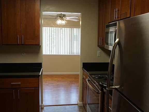 4th image of 1220 Mills St #2