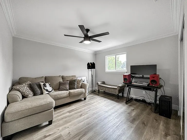 5 Dalton Pl — Photo 34