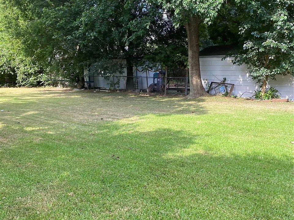 2nd image of 6212 Peg St