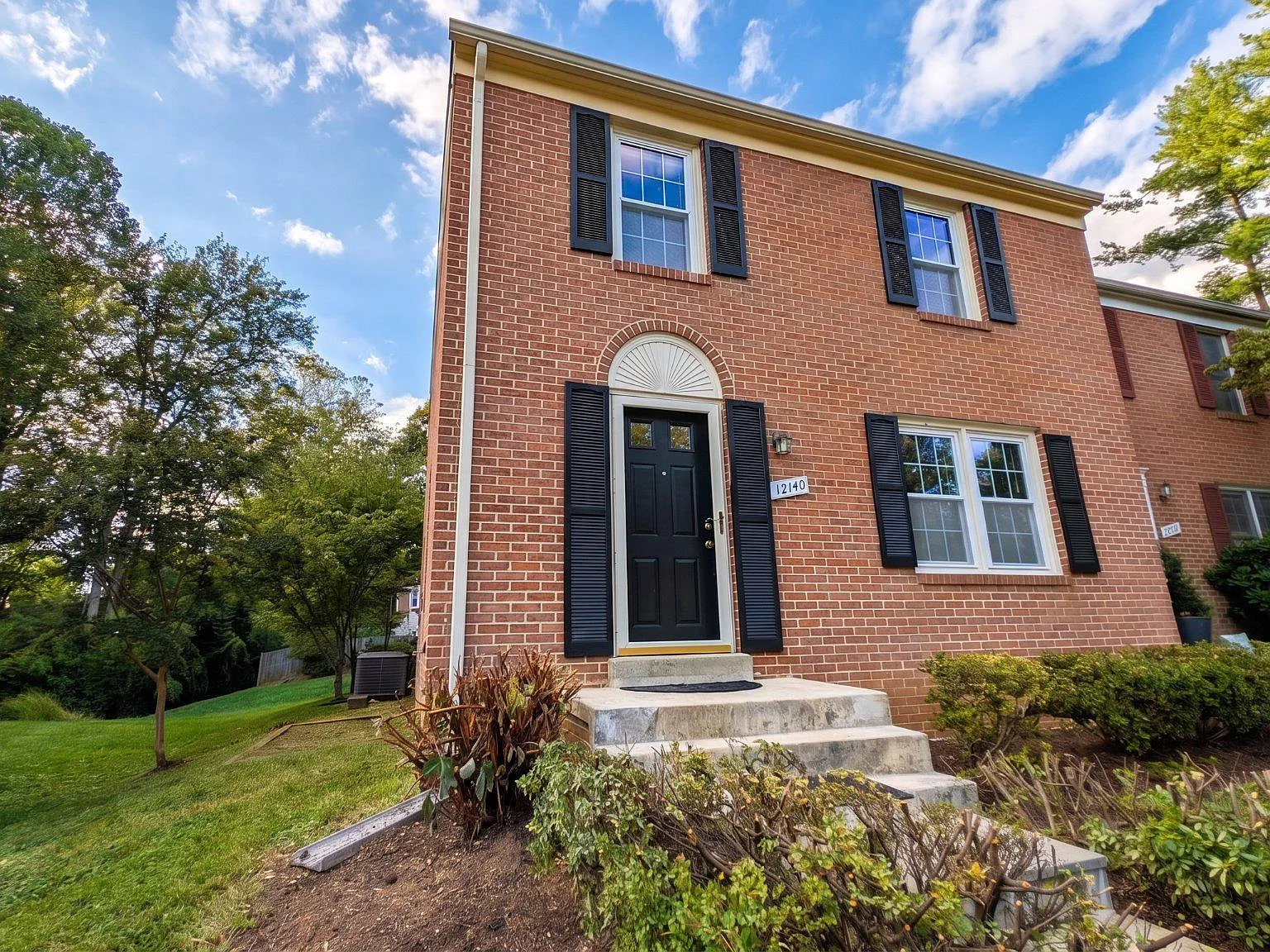 4 bed, 2.5 bath, 1452 sqft, $3,500 — Photo 1