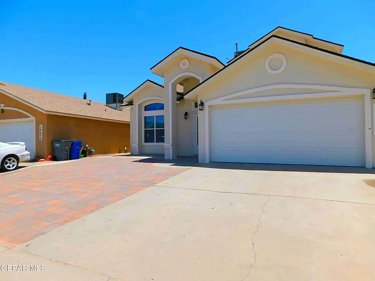 14032 Tierra Creel Ln — Photo 2