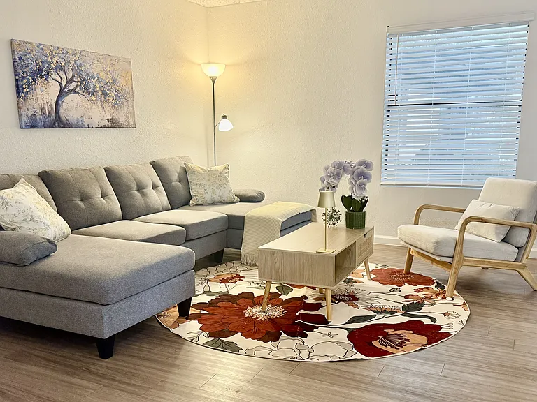 Mueller Flats Apartments — Photo 1