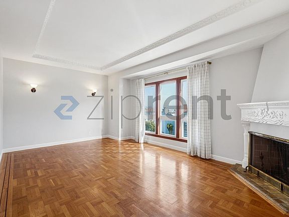 5th image of 16 Dunsmuir St