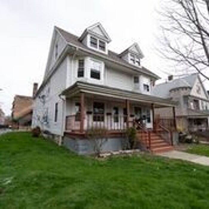 1st image of 1370 W 111th St #1368