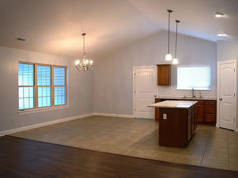 106 Corcoran Dr — Photo 10