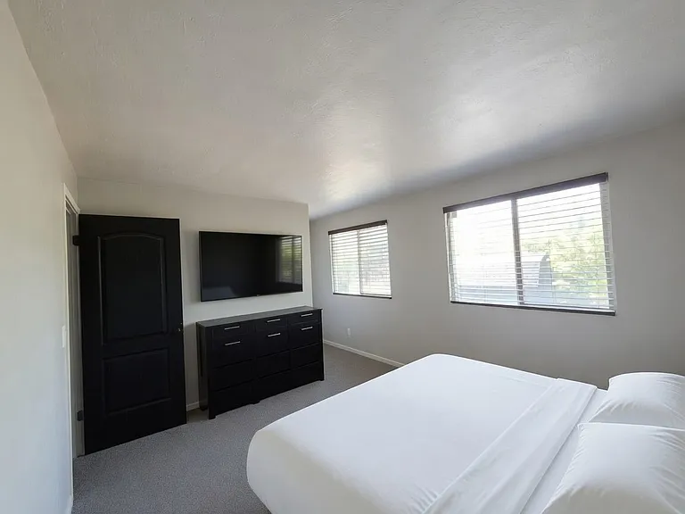 1561 W Ponderosa Ln — Photo 21