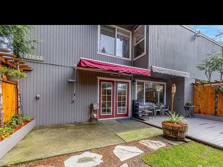 13055 Pacific Hwy SW #A — Photo 10