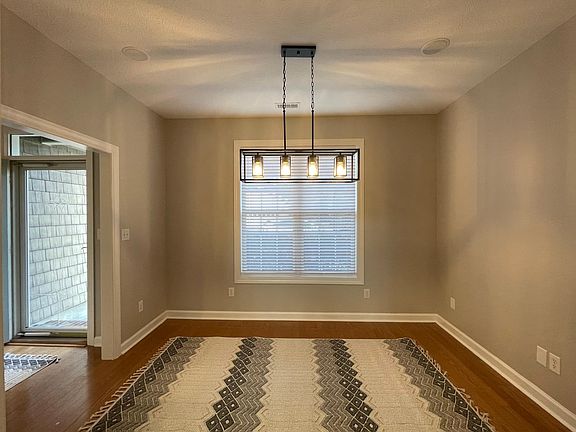 5th image of 101 Reserve Ln #B