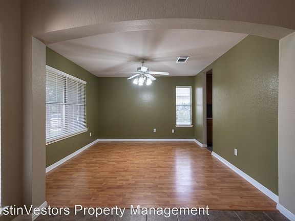 3rd image of 1226 Parker Pl