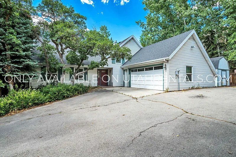 4 bed, 3.0 bath, 2626 sqft, $2,700 — Photo 1