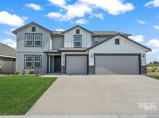 1586 SW Silverstone Ave, Mountain Home, ID 83647