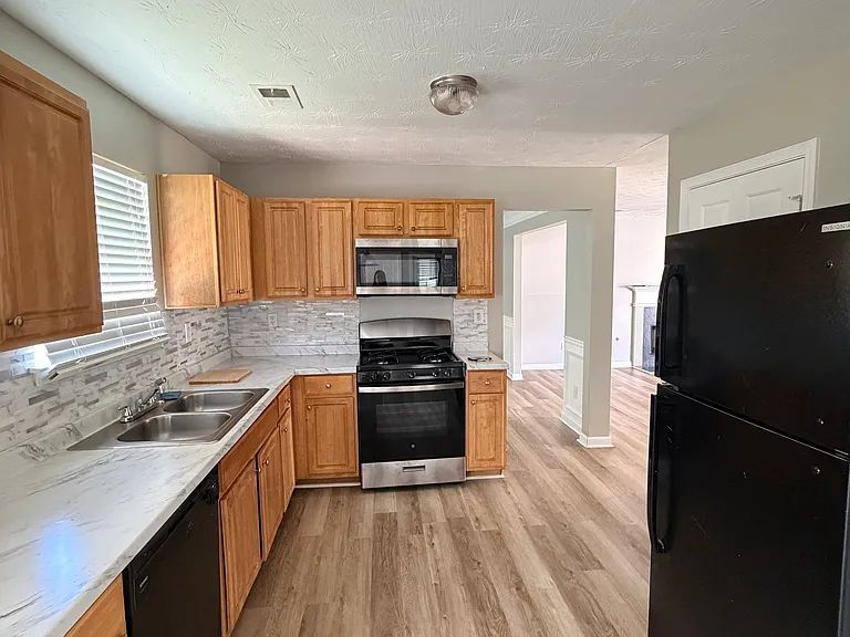 90 Keyton Dr — Photo 6