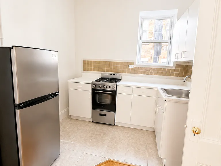 88 W 3rd St #2A — Photo 6