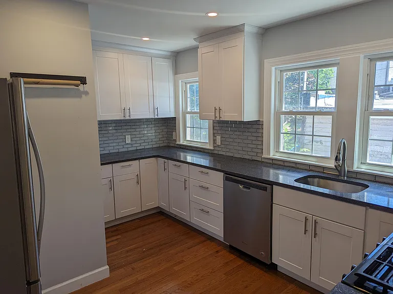 96 Delham Ave #LOWER — Photo 6