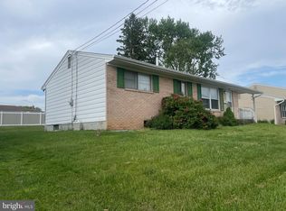 4623 S Clearview Dr, Camp Hill, PA 17011