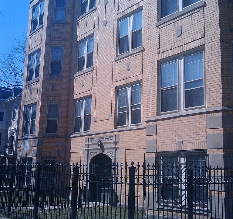 1st image of 2105 W Schiller St APT 1