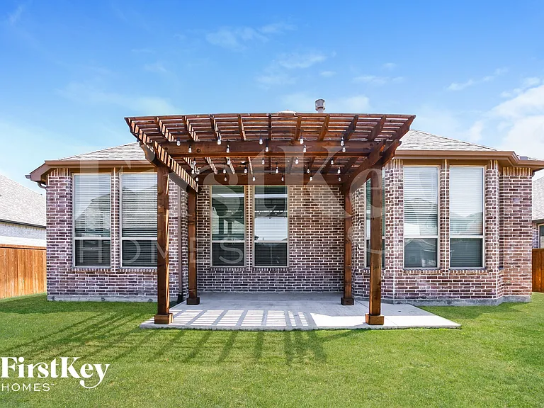 1714 Voltera Dr — Photo 14