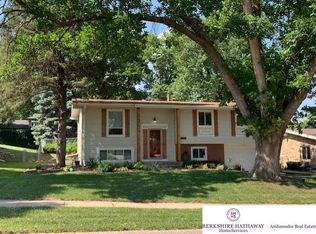 9818 Ruggles St, Omaha, NE 68134