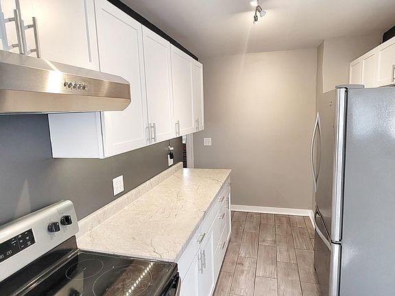 Loads of Counters & Cabinet Space