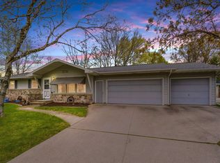 920 London St, Menasha, WI 54952