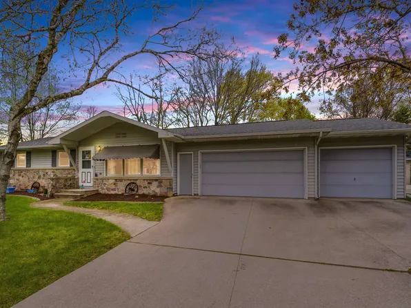 920 London St, Menasha, WI 54952