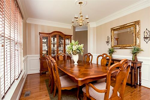 08 Dining Room