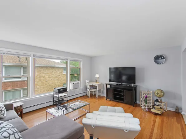 7142 Riverside Dr #5, Berwyn, IL 60402