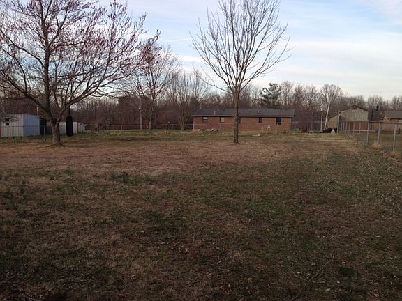3rd image of 113 Phillips Dr