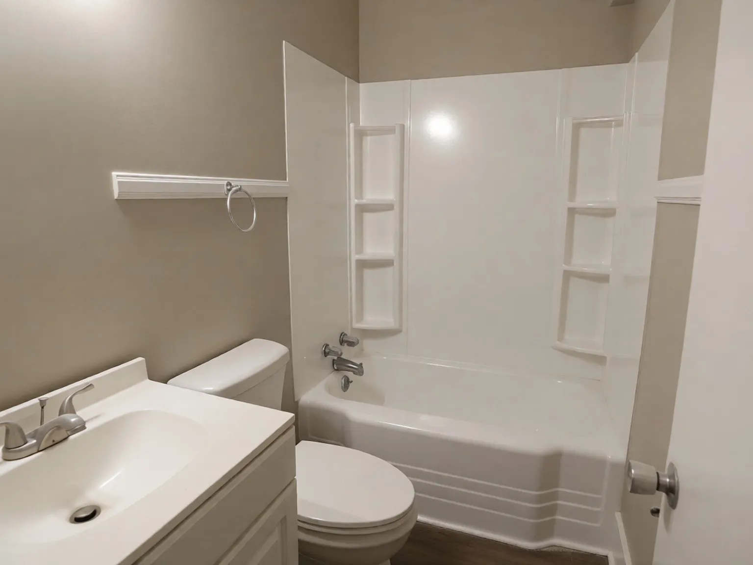 2 bed, $975 — Photo 4