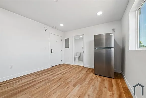219 E 87th St #204 — Photo 30