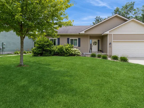 1705 Court St, Adel, IA 50003