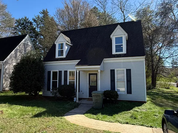 911 Madden Bridge Rd, Central, SC 29630