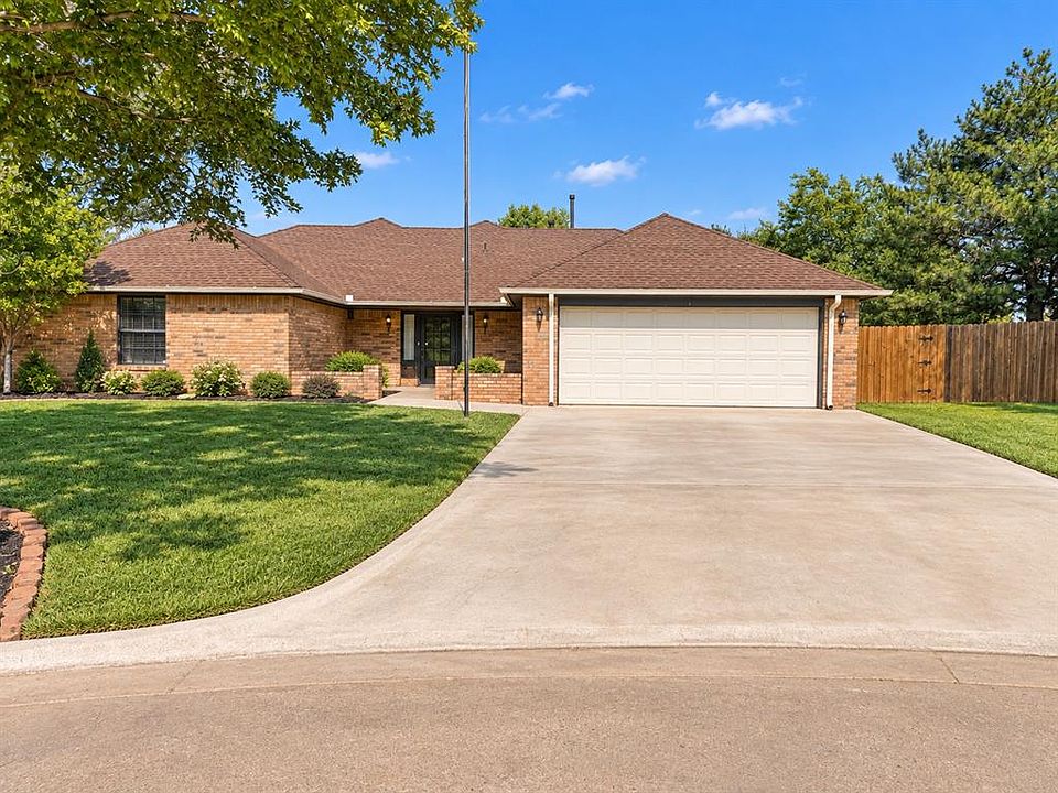 1st image of 2515 Thomas Cir