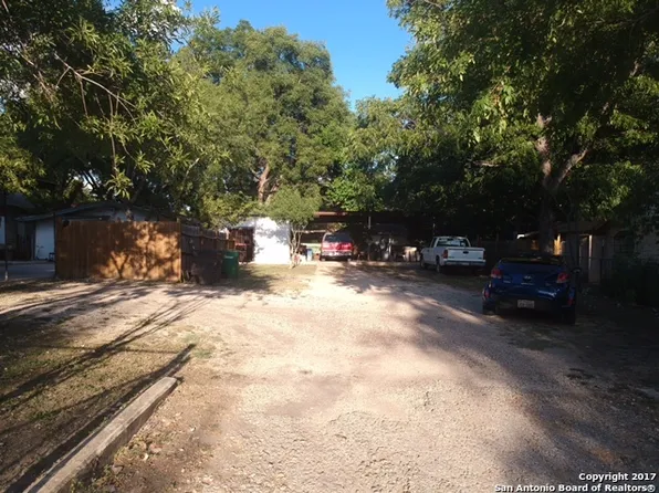 442 N San Ignacio Ave, San Antonio, TX 78228
