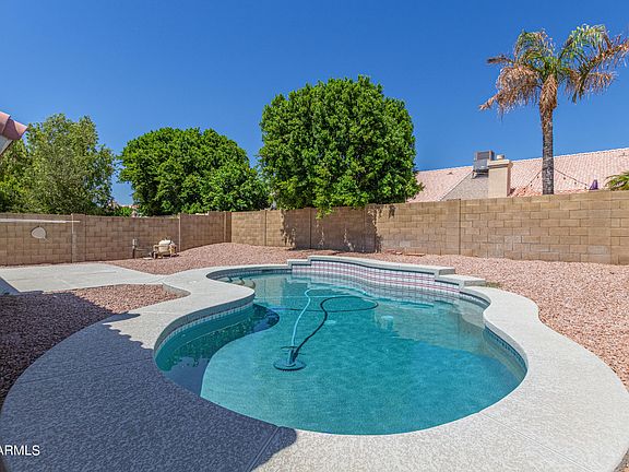 2nd image of 4532 E MEADOW Drive