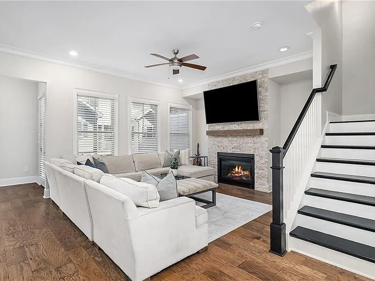 896 Mayfield Rd — Photo 10