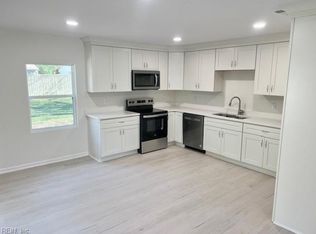 110 Rollingswood Rd, Chesapeake, VA 23325