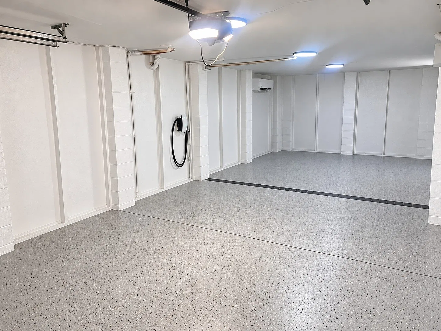 2 bed, 1.5 bath, 1250 sqft, $4,500 — Photo 2