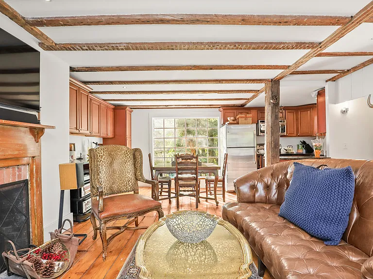 49 Hollow Tree Ridge Rd — Photo 6