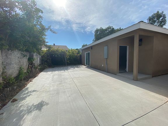 2nd image of 1112 Lemon Ave
