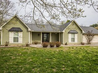 11 Stonebridge Way, Bentonville, AR 72712