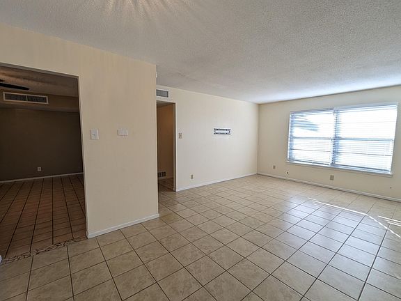 5th image of 313 Crestmont Dr