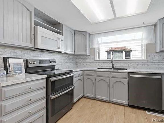 3rd image of 9313 W 91st Place