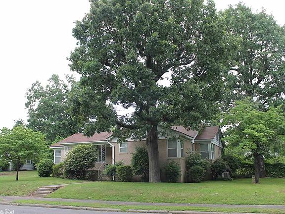 2nd image of 211 Oakwood Ave