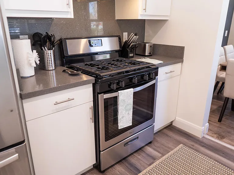6156 Morella Ave — Photo 22