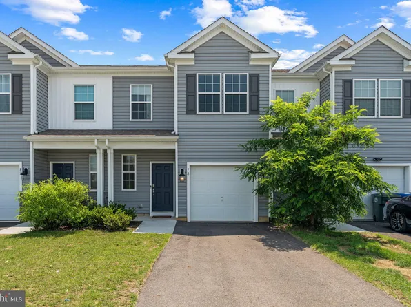 78 Arlotta St, Glassboro, NJ 08028