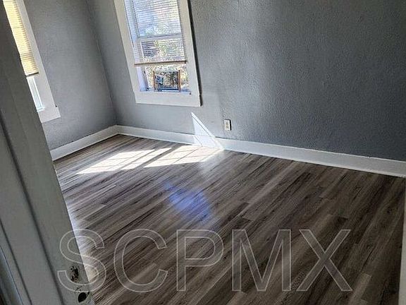 3rd image of 2652 Lawrence St