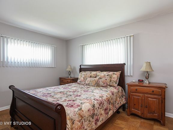 5th image of 1061 Leahy Cir E
